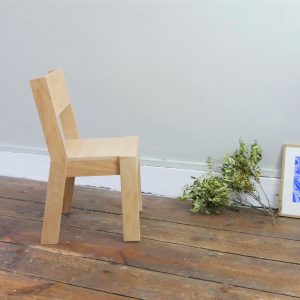 petite chaise enfant design ecologique bois massif