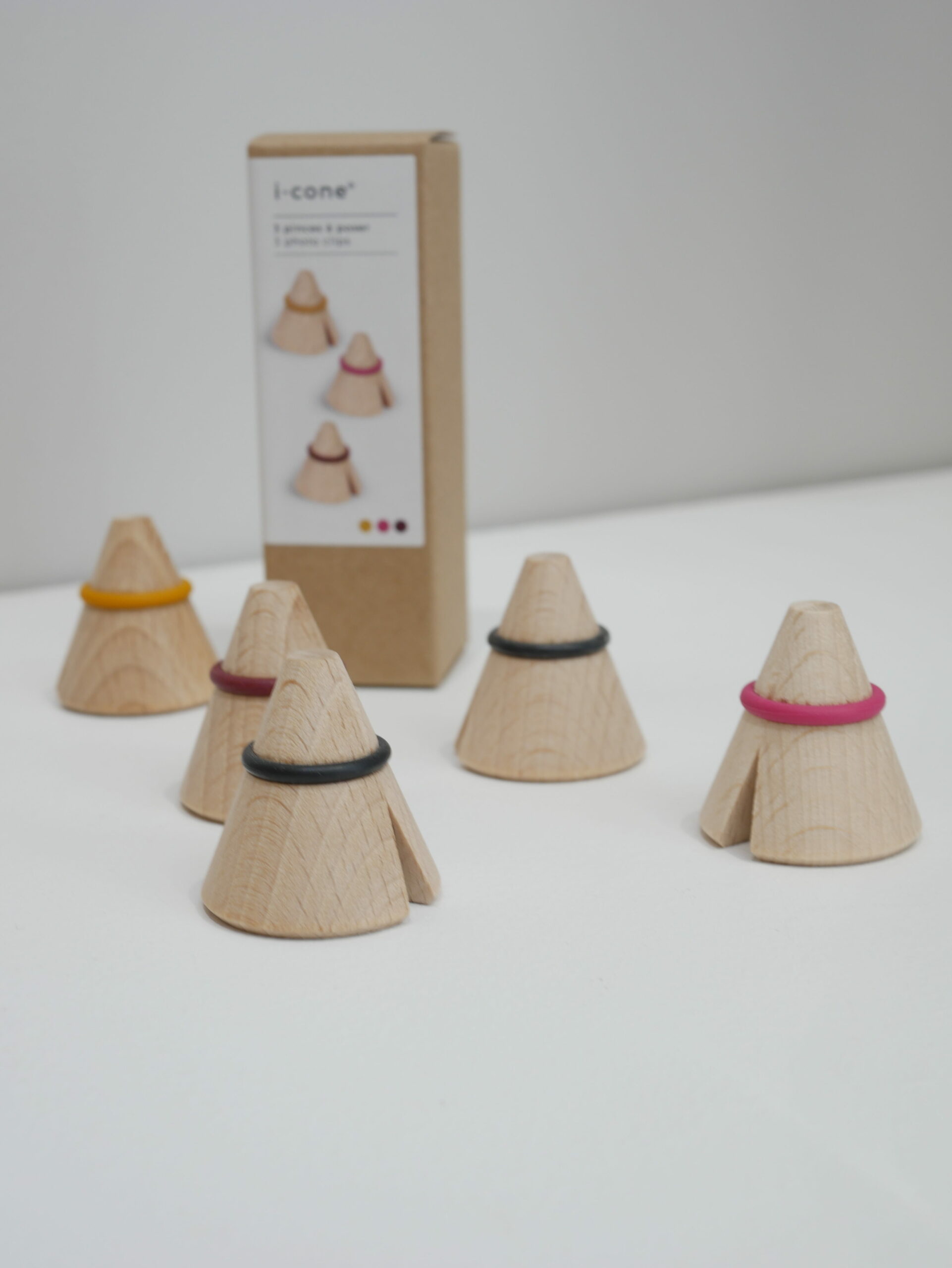 Pinces_i-cone_toutsimplement_linatelier_nantes_lot de 3 pinces pour photo ou cadre_hetre_madeinfrance_ensemble avec boite