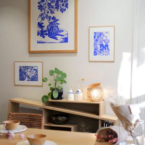 L'INATELIER_céramique Ambre Céramique_Luminaire M.A. Thieffry_ Console Drugeot_Linogravure M.Chouin_Cache-pot H.L_photo D3 Studio