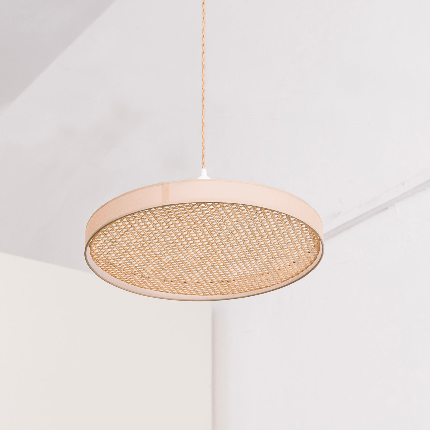 suspension cannage Eclipse : Suspension Eclipse 80 et eclipse 50, luminaire cannage An°So Design L'Inatelier Nantes Déco Design et Artisanat français