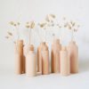 soliflore bois_lot de 3_hetremassif_bois tourné à la main en france_ fabrication artisanale_ An-so design_L'Inatelier_Nantes_Design contemporain_style scandinave_bohème_avec fleurs sechées