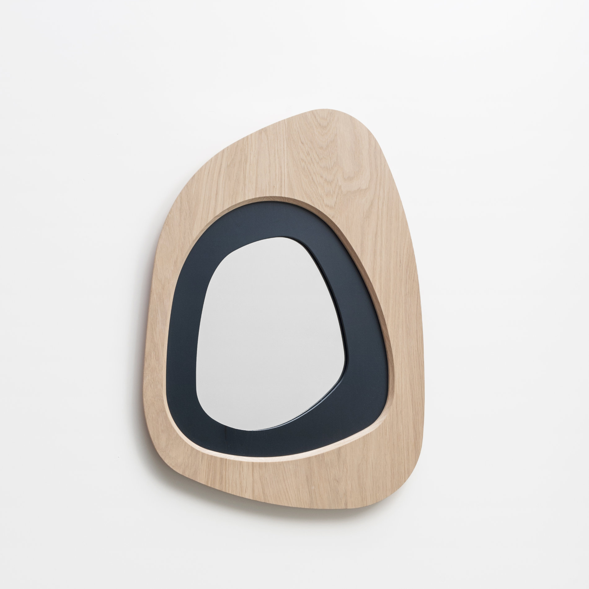 Miroir Galet Drugeot Manufacture_L'Inatelier_Bois massif_chêne_frêne_couleurs_personnalisable_naturel_graphique_chambre_salon_bleu nuit_profondeur_made in france_Nantes_Anjou_artisanat français_handmade_déco_décoration_home