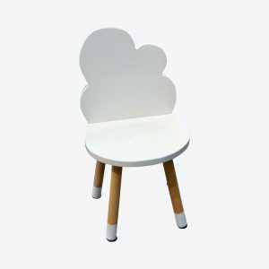 petite_chaise_enfant_nuage_blanc_boogy woody_décoration_mobilier_l'inatelier_nantes_bois_écoresponsable_vernis comestible_design_eco-friendly_made in France_fond blanc