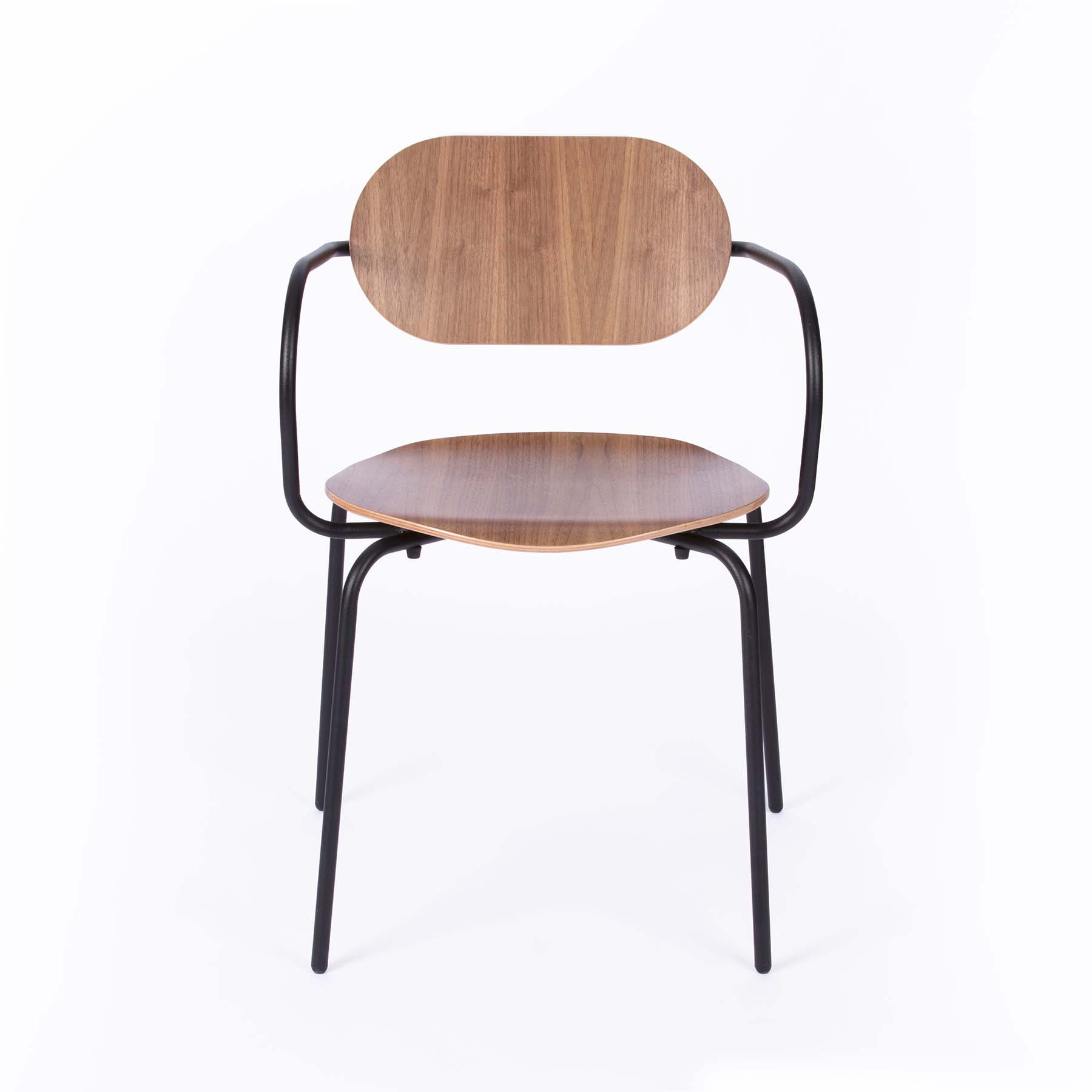 la-chaise-française_déco_assise_bois_made-in-france_artisanat-français_contemporain_bois_leger_ecoresponsable_design_mif_responsable_local_fauteuil_métal_art_artisan_chaise_table_bureau_nantes_l'inatelier_linatelier_beau_moderne_confort_face_décoration-interieure_inspiration
