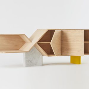 buffet-design-chromosome_hetch_mobilier_linatelier_fabrication-française_artisanat_bretagne_bois-massif_sur-mesure_peronnalisable_marbre-déco-décoration_intérieur_enfilade_rangement_salon_salle-à-manger_furniture_living-room_nantes_étagère_jaune_rangement ouverts2