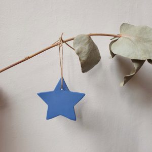 Etoile-décoration-de-Noël-porcelaine-céramique-artisanal-fait-main-bleu-blanc-nantes-candice-courau-linatelier-déco-made-in-france