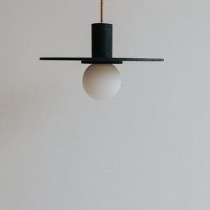 lampe suspension noire beton ama 30 zuri