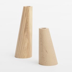 Vase en bois conique