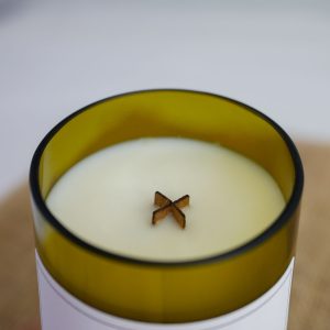 Bougie-verre-recyclé-bois-doud-feuilles-de-tabac-vert-ahau