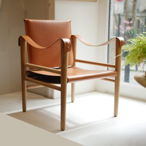 Fauteuils, poufs